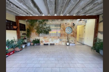 Casa à venda com 250m², 3 quartos e 2 vagas Casa à venda com 250m², 3 quartos e 2 vagasGaragem