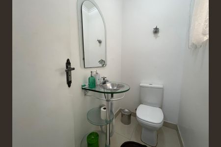 Casa à venda com 250m², 3 quartos e 2 vagas Casa à venda com 250m², 3 quartos e 2 vagasLavabo