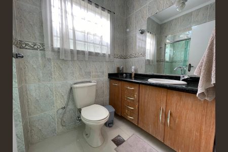 Casa à venda com 250m², 3 quartos e 2 vagas Casa à venda com 250m², 3 quartos e 2 vagasBanheiro Social