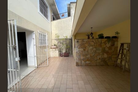 Casa à venda com 250m², 3 quartos e 2 vagas Casa à venda com 250m², 3 quartos e 2 vagasQuintal