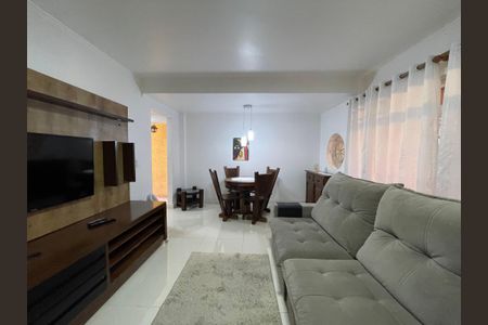 Casa à venda com 250m², 3 quartos e 2 vagas Casa à venda com 250m², 3 quartos e 2 vagasSala