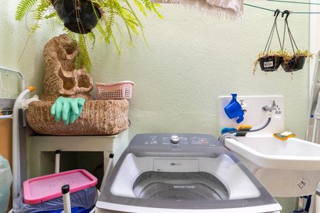 Casa de condomínio à venda com 83m², 3 quartos e 1 vagaÁrea de Serviço