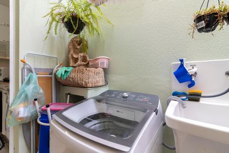 Casa de condomínio à venda com 83m², 3 quartos e 1 vagaÁrea de Serviço