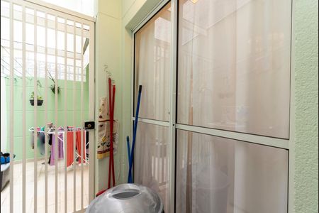 Casa de condomínio à venda com 83m², 3 quartos e 1 vagaÁrea de Serviço