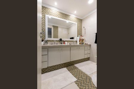 Apartamento para alugar com 210m², 4 quartos e 3 vagasBanheiro da Suíte 1