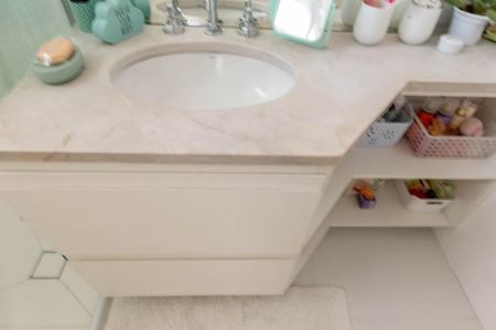 Apartamento para alugar com 210m², 4 quartos e 3 vagasBanheiro da Suíte 2