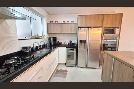 Apartamento à venda com 179m², 3 quartos e 3 vagasCozinha