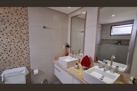 Apartamento à venda com 179m², 3 quartos e 3 vagasBanheiro Suíte