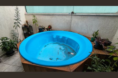 Casa de condomínio à venda com 97m², 2 quartos e 1 vagaCobertura