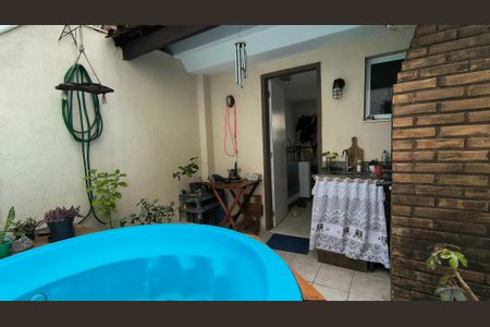 Casa de condomínio à venda com 97m², 2 quartos e 1 vagaCobertura