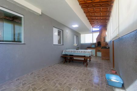 Apartamento à venda com 73m², 2 quartos e 1 vaga Apartamento à venda com 73m², 2 quartos e 1 vagaVaranda e Área de Serviço