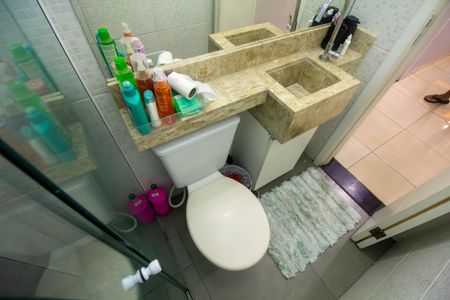 Apartamento à venda com 73m², 2 quartos e 1 vaga Apartamento à venda com 73m², 2 quartos e 1 vagaBanheiro Social