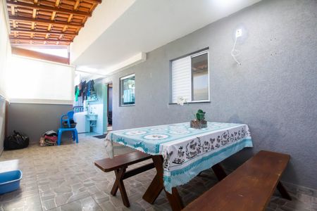 Apartamento à venda com 73m², 2 quartos e 1 vaga Apartamento à venda com 73m², 2 quartos e 1 vagaVaranda e Área de Serviço