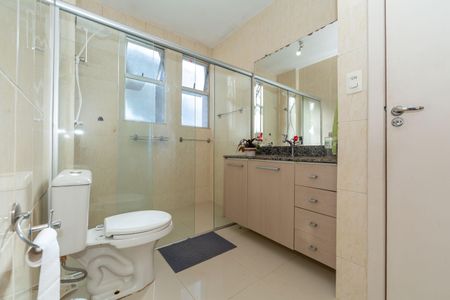 Apartamento à venda com 252m², 5 quartos e 3 vagasBanheiro 2