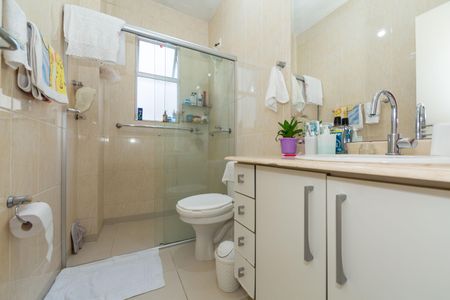 Apartamento à venda com 252m², 5 quartos e 3 vagasBanheiro da Suíte