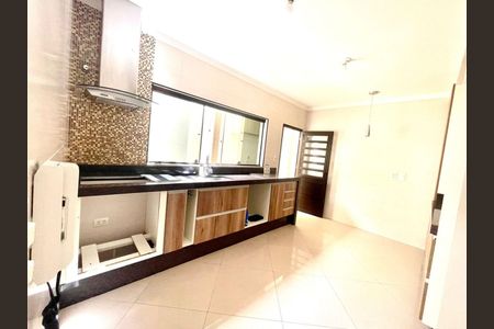 Casa à venda com 3 quartos, 180m² em Vila Aricanduva, São Paulo