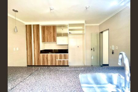 Casa à venda com 3 quartos, 180m² em Vila Aricanduva, São Paulo