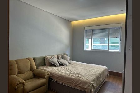 Casa à venda com 4 quartos, 300m² em Jardim das Bandeiras, São Paulo