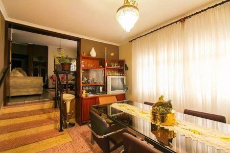 Casa à venda com 3 quartos, 200m² em Jardim das Camelias, São Paulo