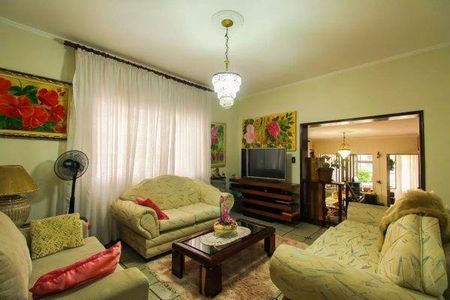 Casa à venda com 3 quartos, 200m² em Jardim das Camelias, São Paulo