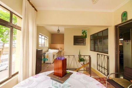 Casa à venda com 3 quartos, 200m² em Jardim das Camelias, São Paulo