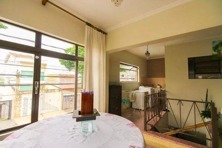 Casa à venda com 3 quartos, 200m² em Jardim das Camelias, São Paulo