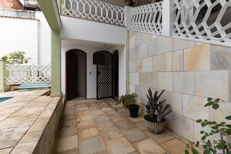 Casa para alugar com 309m², 3 quartos e 4 vagasQuintal