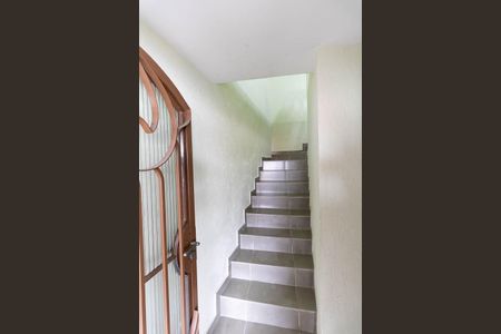 Casa para alugar com 309m², 3 quartos e 4 vagasEscada