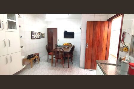 Casa à venda com 3 quartos, 179m² em Vila Ema, São Paulo