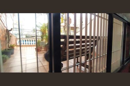 Casa à venda com 3 quartos, 179m² em Vila Ema, São Paulo