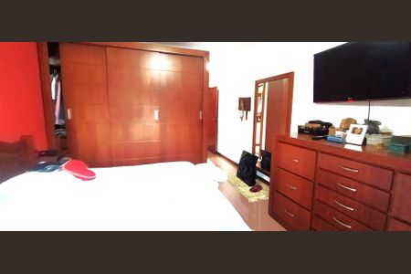 Casa à venda com 3 quartos, 179m² em Vila Ema, São Paulo