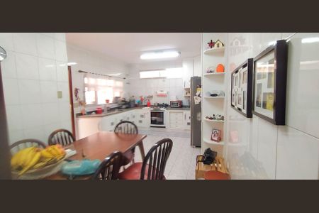 Casa à venda com 3 quartos, 179m² em Vila Ema, São Paulo