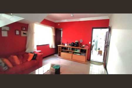 Casa à venda com 3 quartos, 179m² em Vila Ema, São Paulo