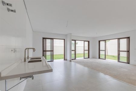 Casa à venda com 292m², 4 quartos e 3 vagas