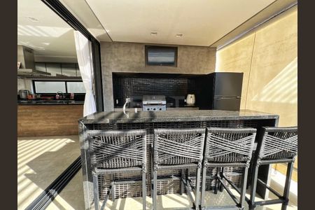 Casa à venda com 4 quartos, 275m² em Swiss Park, Campinas