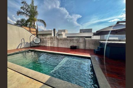 Casa à venda com 275m², 4 quartos e 4 vagas