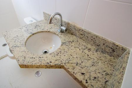 Apartamento à venda com 86m², 3 quartos e 2 vagasBanheiro social