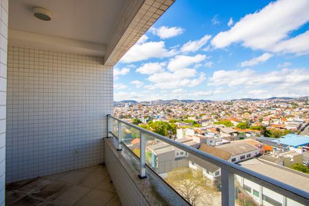 Apartamento à venda com 86m², 3 quartos e 2 vagas Apartamento à venda com 86m², 3 quartos e 2 vagasVaranda da sala