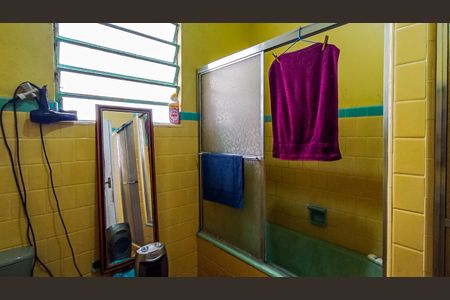 Casa à venda com 160m², 3 quartos e 2 vagasBanheiro