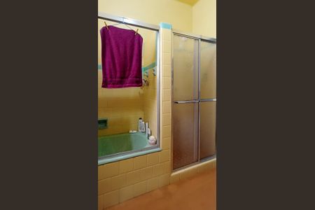 Casa à venda com 160m², 3 quartos e 2 vagasBanheiro