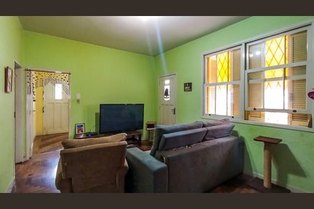 Casa à venda com 160m², 3 quartos e 2 vagasSala