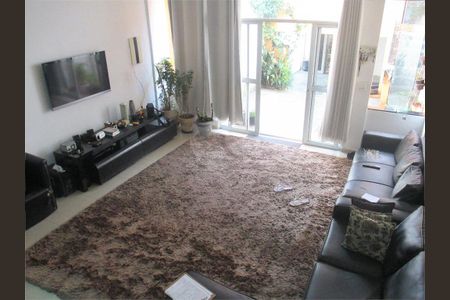 Casa de Condomínio à venda com 5 quartos, 200m² em Vila Alexandria, São Paulo