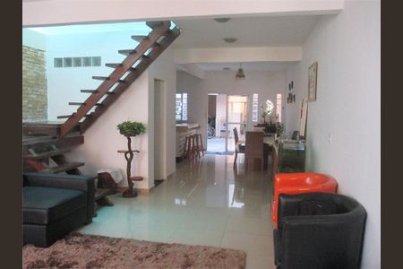 Casa de Condomínio à venda com 5 quartos, 200m² em Vila Alexandria, São Paulo