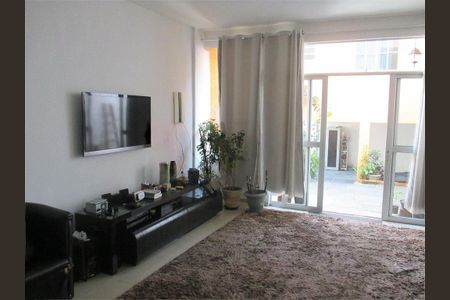 Casa de Condomínio à venda com 5 quartos, 200m² em Vila Alexandria, São Paulo