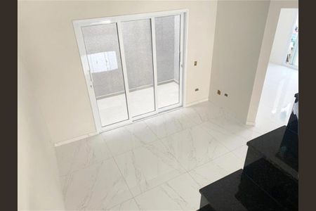 Casa à venda com 3 quartos, 123m² em Vila Mangalot, São Paulo