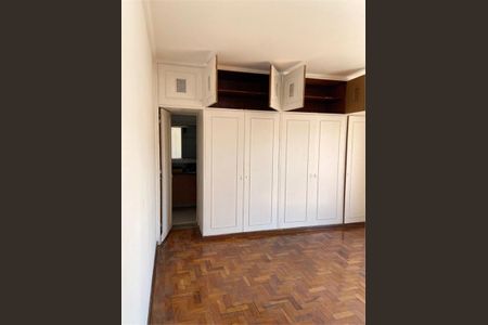 Casa à venda com 3 quartos, 250m² em Jardim Itacolomi, São Paulo