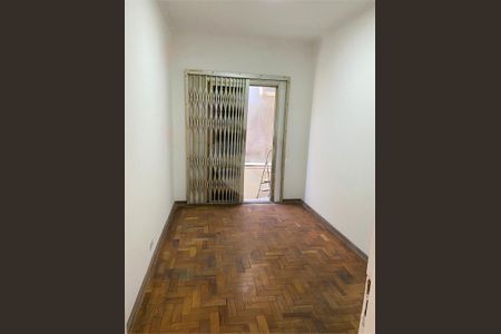 Casa à venda com 3 quartos, 250m² em Jardim Itacolomi, São Paulo