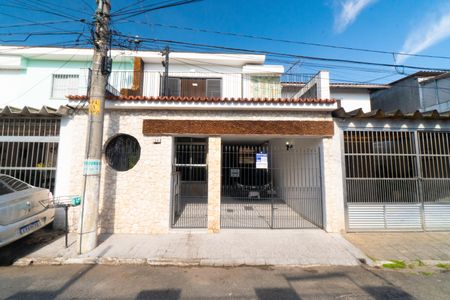 Fachada de casa à venda com 3 quartos, 250m² em Jardim Itacolomi, São Paulo