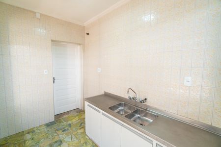 Casa à venda com 3 quartos, 250m² em Jardim Itacolomi, São Paulo