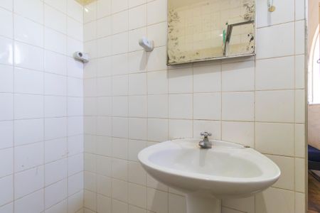 Casa à venda com 2050m², 5 quartos e 8 vagasBanheiro de serviço